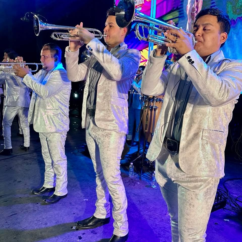 La Arrolladora Banda El Limón De Rene Camacho